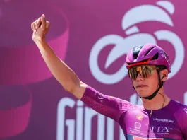 Tris di Magnier al Giro d’Italia 2026, volata perfetta nella diciottesima tappa. Vingegaard saldo in rosa