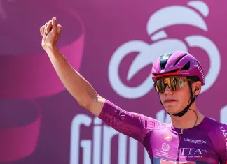 Tris di Magnier al Giro d’Italia 2026, volata perfetta nella diciottesima tappa. Vingegaard saldo in rosa