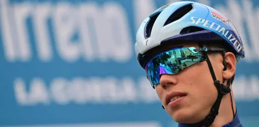 Magnier vince in volata a Burgas, è la prima maglia rosa del Giro d’Italia 2026