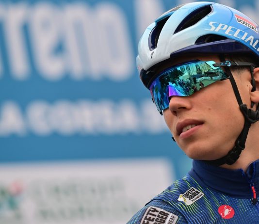 Magnier vince in volata a Burgas, è la prima maglia rosa del Giro d’Italia 2026