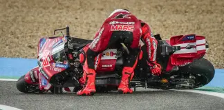 MotoGP, Marc Marquez già in piedi: “L’operazione è stata un successo”