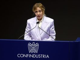 Meloni all’assemblea di Confindustria: “Fare squadra per affrontare le sfide”. Orsini: “Riallocare 20 miliardi a crescita, sanità e scuola”