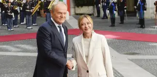 Meloni incontra il primo ministro polacco Tusk “Con la Polonia battaglia comune sui dazi interni Ue” / Video