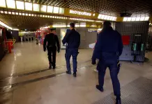 Serie di rapine sui mezzi di trasporto pubblico metropolitano a Milano, arrestati quattro giovani