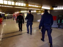 Serie di rapine sui mezzi di trasporto pubblico metropolitano a Milano, arrestati quattro giovani