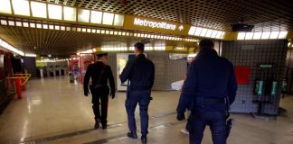 Serie di rapine sui mezzi di trasporto pubblico metropolitano a Milano, arrestati quattro giovani