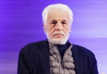 Michele Placido compie 80 anni e indossa i panni di Celestino V in tv