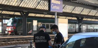 Rissa sui binari della stazione di Milano Certosa, 22enne morto accoltellato
