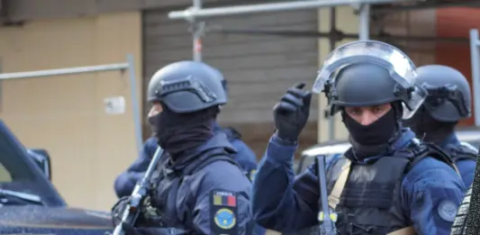 Blitz dei Carabinieri a Ostia, 6 misure cautelari per sequestri di persona e torture