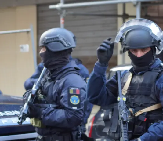 Blitz dei Carabinieri a Ostia, 6 misure cautelari per sequestri di persona e torture