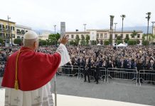 Papa Leone XIV in visita a Pompei e Napoli: “La pace è messa a repentaglio dalle tensioni internazionali”