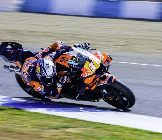 MotoGP, Acosta in pole al GP di Catalogna. Secondo Morbidelli, cade Bezzecchi