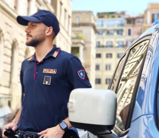 “Truffa dello specchietto” sventata in flagranza dalla Polizia a Roma, un arresto