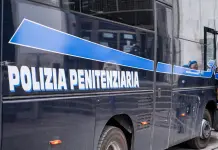 Barcellona Pozzo di Gotto, droga e cinque cellulari sequestrati nel campo sportivo del carcere