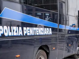 Barcellona Pozzo di Gotto, droga e cinque cellulari sequestrati nel campo sportivo del carcere
