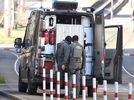 Auto in corsa sulla folla a Lipsia, due morti e due feriti gravi