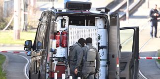 Auto in corsa sulla folla a Lipsia, due morti e due feriti gravi