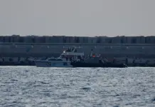 Iniziato lo sbarco degli attivisti della Flotilla nel porto di Ashdod. Tajani “Gli italiani siano liberati e ripartano al più presto”