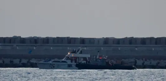 Iniziato lo sbarco degli attivisti della Flotilla nel porto di Ashdod. Tajani “Gli italiani siano liberati e ripartano al più presto”