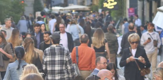 Ristorazione, Gen Z sul podio della spesa in Ue ma attesa una contrazione dei consumi
