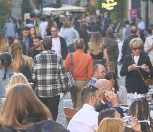 Ristorazione, Gen Z sul podio della spesa in Ue ma attesa una contrazione dei consumi