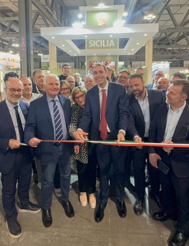 Sammartino inaugura il padiglione della Sicilia al Tutto food