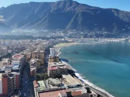 Castellammare di Stabia, 14enne in difficoltà emotiva chiama e chiede aiuto ai Carabinieri: salvato da un vice brigadiere / Video