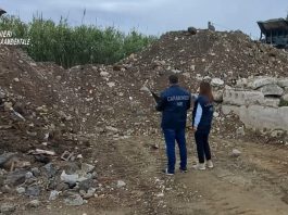 Traffico e smaltimento illecito di rifiuti, 2 arresti e 9 indagati tra Napoli e Caserta / Video
