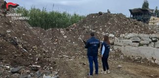 Traffico e smaltimento illecito di rifiuti, 2 arresti e 9 indagati tra Napoli e Caserta / Video