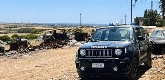 Sequestrata una discarica abusiva con 10 auto rubate nel Cagliaritano