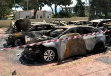 Incendio nel punto vendita di Sicily by Car a Villagrazia di Carini, a fuoco decine di auto a noleggio. Solidarietà da Schifani e Lagalla
