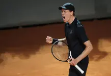 Sinner batte Medvedev e vola in finale agli Internazionali d’Italia, sfiderà Ruud per il titolo a Roma