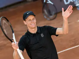 Un Sinner da record batte anche Rublev in due set e vola in semifinale agli Internazionali d’Italia