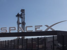 SpaceX assembla Starship V3 con il veicolo orbitale