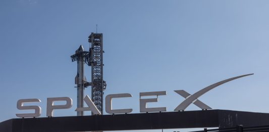 SpaceX, data center per l’IA in orbita: satelliti fino a 4 tonnellate