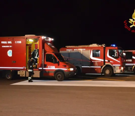 Incendio nella nuova sede Sicily by Car a Villagrazia di Carini, a fuoco decine di auto a noleggio. Solidarietà di Schifani “Fare luce sull’accaduto”
