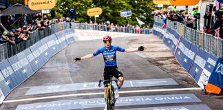Giro d’Italia, Vingegaard vince il tappone alpino a Pila e conquista la maglia rosa