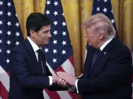 Warsh giura alla Casa Bianca, è il nuovo presidente della Fed