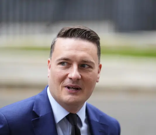 Regno Unito, si dimette il ministro della sanità Wes Streeting