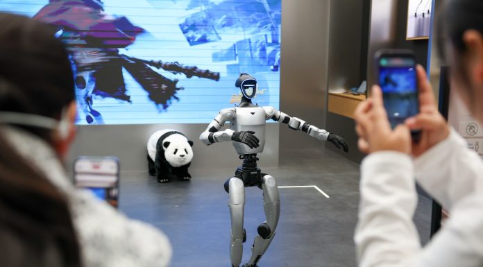 Cina: inaugurato a Pechino il primo punto vendita di Unitree Robotics (1)