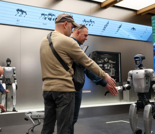 Cina: inaugurato a Pechino il primo punto vendita di Unitree Robotics (3)