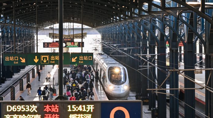 Cina: le ferrovie prevedono 158 milioni di passeggeri per la Festa del Lavoro (2)