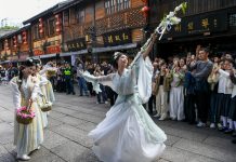 Cina: Festa del Lavoro all’insegna di cultura e divertimento (3)