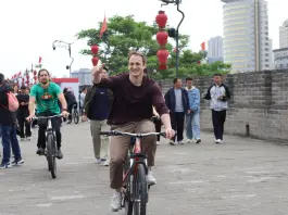 Cina: i turisti scelgono natura e svago per le vacanze della Festa del Lavoro (1)