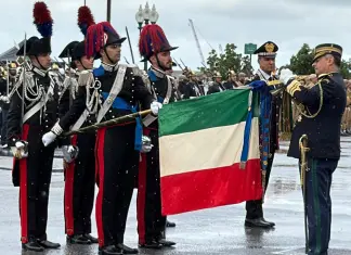 La bandiera di guerra dell’Arma dei Carabinieri insignita della massima onorificenza portoghese