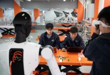 Cina: giovani talenti promuovono sviluppo di robotica industriale a Hefei (1)
