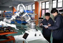 Cina: giovani talenti promuovono sviluppo di robotica industriale a Hefei (2)