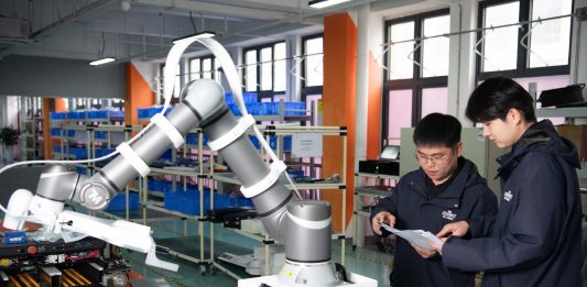 Cina: giovani talenti promuovono sviluppo di robotica industriale a Hefei (2)
