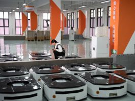 Cina: giovani talenti promuovono sviluppo di robotica industriale a Hefei (3)