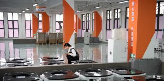 Cina: giovani talenti promuovono sviluppo di robotica industriale a Hefei (3)